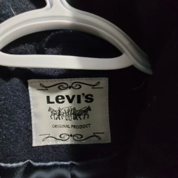 Levi's Jacket - Picture 2 of 4